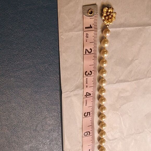 Vintage Vendome Floral Clasp Cream Pearl Knotted Necklace Cottagecore - Picture 7 of 10